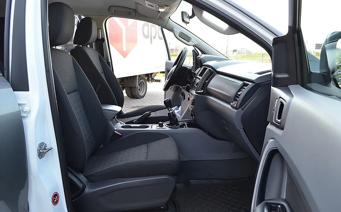 Ford Ranger cena 85000 przebieg: 132800, rok produkcji 2016 z Gąbin małe 326